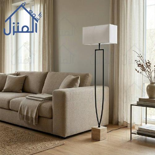 أباجورة أرضية فاخرة بقاعدة خشبية وتصميم معدني عصري