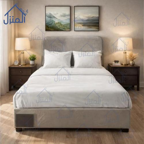 سرير التاج الإمبراطوري الفاخر بتصميم ملكي هادئ ولم...