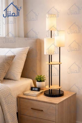 أباجورة أرضية بثلاث إضاءات مع رفوف – تصميم عملي بل...