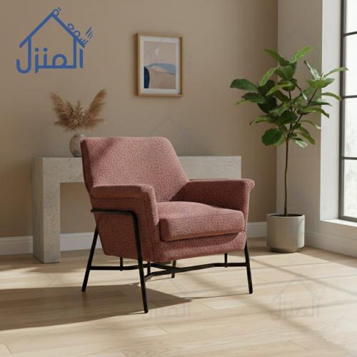 كرسي لاونج بقماش بوكليه الوردي وهيكل معدني بخطوط ه...