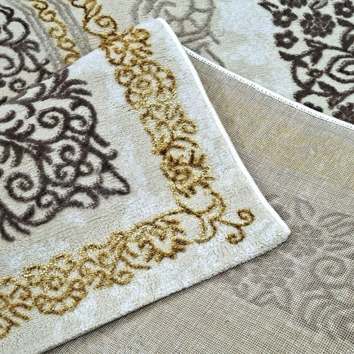 سجاد كلاسيك – نقشة فاخرة باللون الكريمي والذهبي