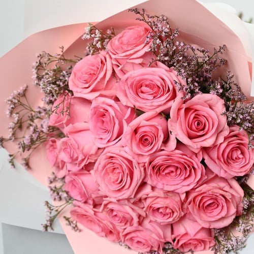 باقة ورد وردي - زاهية