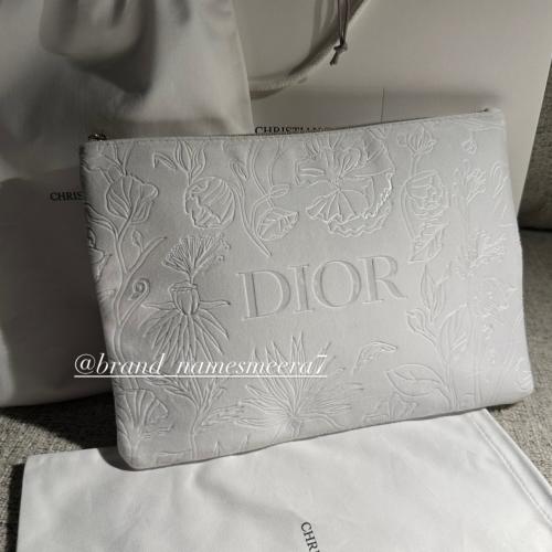 باوتش ديور أبيض