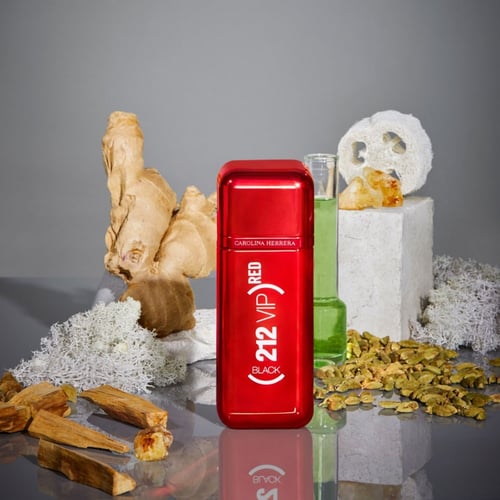 عطر كارولينا هيريرا 212 في اي بي بلاك ريد او دو با...