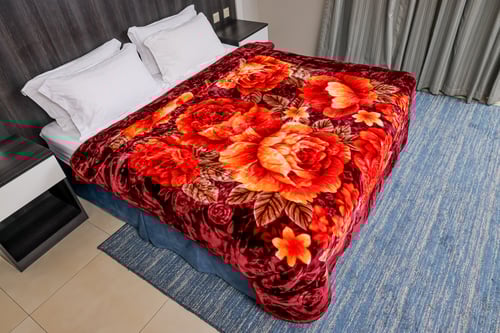 بطانية القمر الذهبي