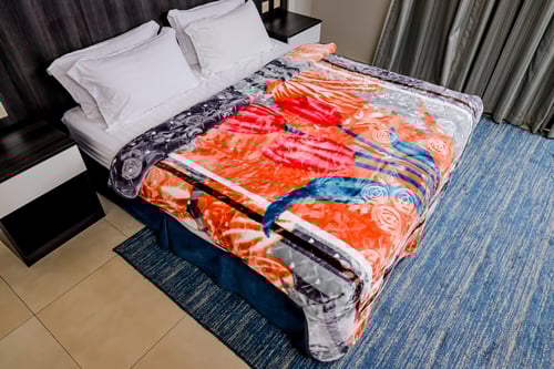 بطانية القمر الذهبي