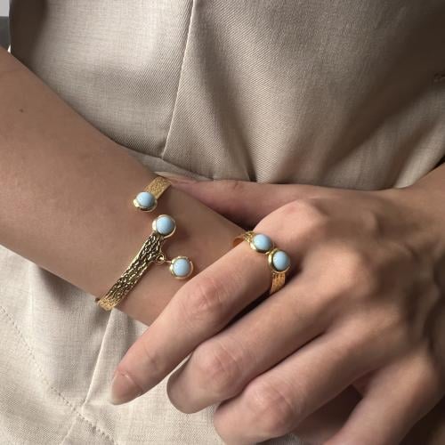 اسورة مع خاتم