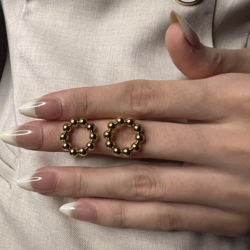 حلق ذهبي ناعم