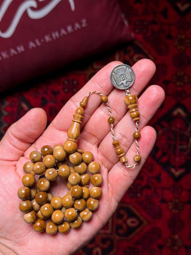 سبحة من ثمرة الكوك بشكه خاصة