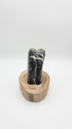"Rock Flow" sculpture made of black ston...