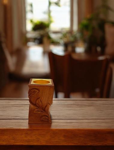 مبخرة الوردة الملتفة