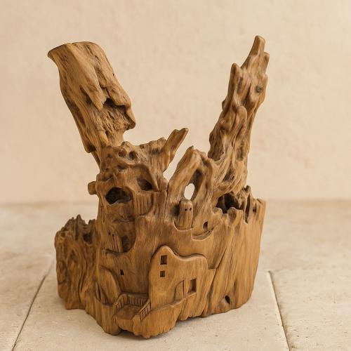 منحوتة خشبية طبيعية