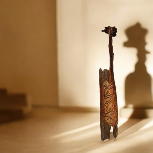 تحفة خشبية "عصا الحكمة"