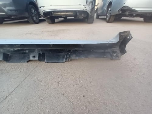 زيق سمكة جهة الراكب تويوتا كامري 2012 2015