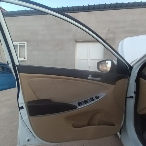 باب السائق هونداي اكسنت 2011 2011