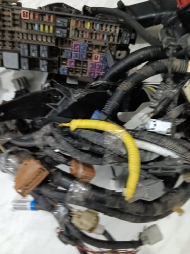 علبة الفيوزات مع ظفيرة السيارة فورد تورس