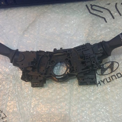 ذراع إشارة انعطاف وتشغيل الإضاءة تويوتا كامري 2012...