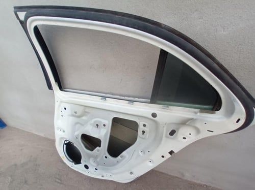 باب راكب خلفي يمين فاضي شيفروليه ماليبو 2013 2017