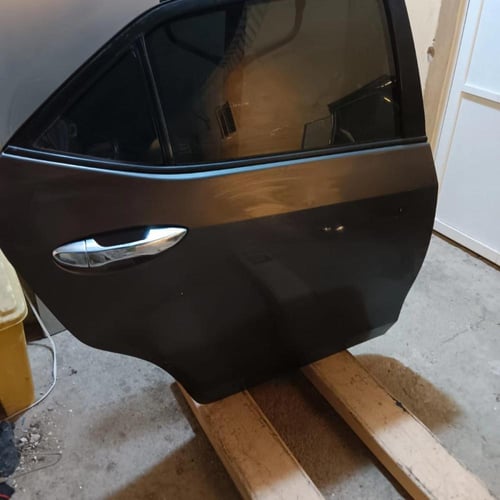 باب راكب خلفي جهة اليمين تويوتا كورلا 2013 2020