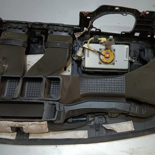 قشرة طبلون امامي تويوتا كورلا 2013 2020