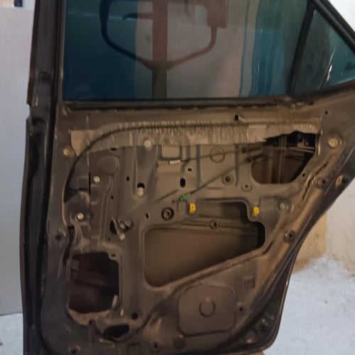 باب راكب خلفي جهة اليمين تويوتا كورلا 2013 2020