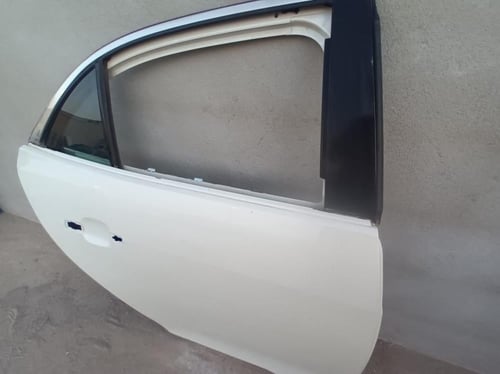 باب راكب خلفي يمين فاضي شيفروليه ماليبو 2013 2017