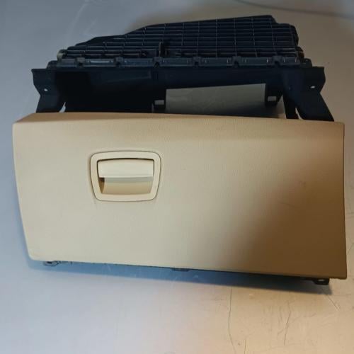 درج داخلي صندوق مستندات BMW 5 Series F10 F11 2011...