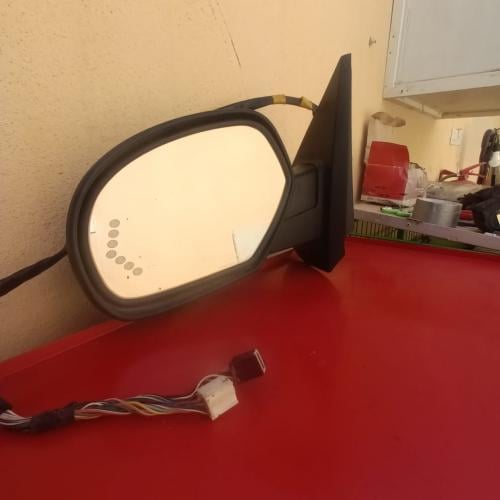 مراية جانبية باب السائق GMC يوكن تاهو سوبربان 2007...