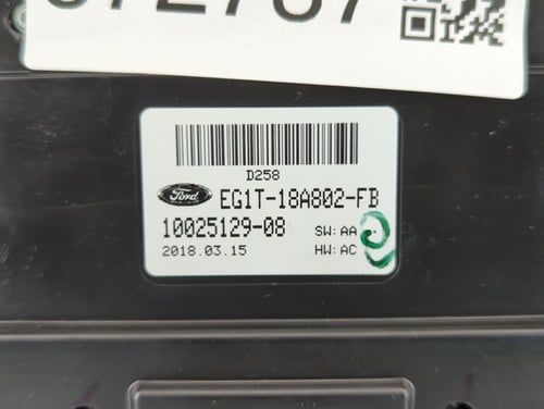 لوحة تحكم رئيسية مع فتحات تهوية مكيف فورد تورس 201...