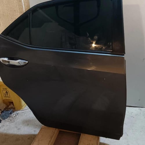 باب راكب خلفي جهة اليمين تويوتا كورلا 2013 2020