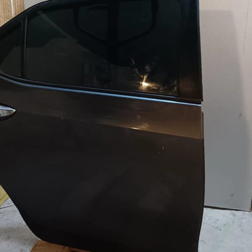 باب راكب خلفي جهة اليمين تويوتا كورلا 2013 2020