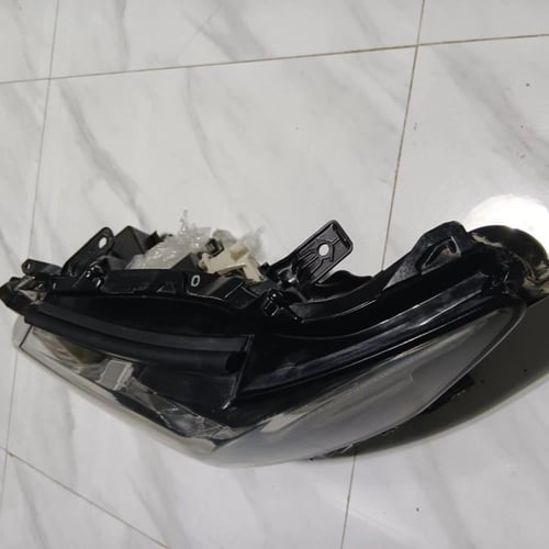 شمعة نور وكالة جهة السائق تويوتا كامري 2021 2024