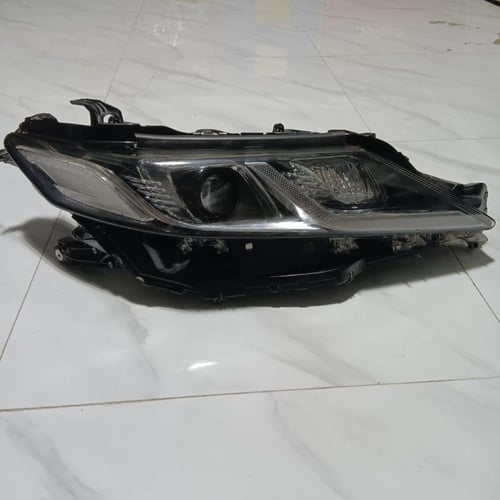 شمعة نور وكالة جهة الراكب تويوتا كامري 2021 2024