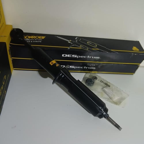 طقم مساعدات اماميه هايلكس دبل مونرو صناعة أمريكية...