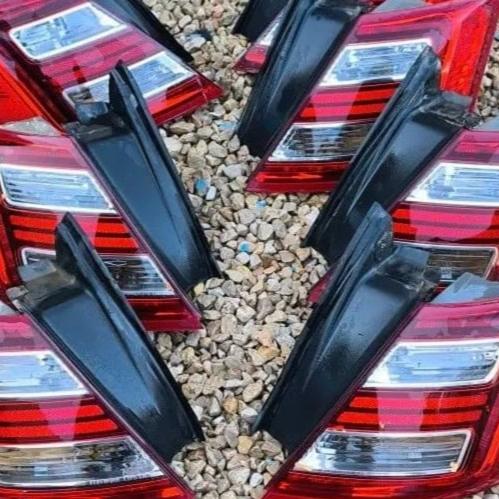 طقم اسطبات ركن الجهتين فورد تورس 2013 2019 اصلية