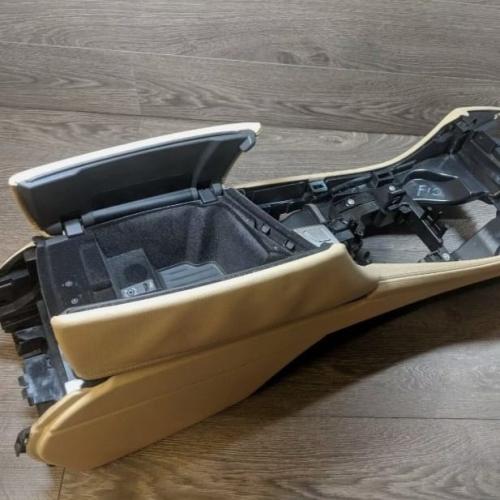 تكاية وسط بي ام BMW 5 Series F01 F02 F10 2011 2016