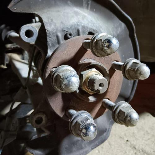 فلنجة هوب مع القاعدة خلفي يسار تويوتا كورلا 2008 2...