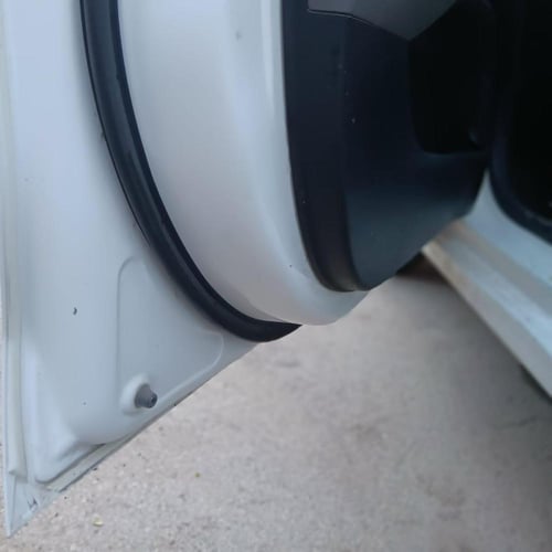 باب راكب امامي مع الرفرف جهة اليمين وكالة كيا بيجا...