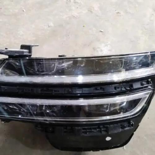 شمعة نور اصلية جهة السائق G80 جينيسيس 2021 2022
