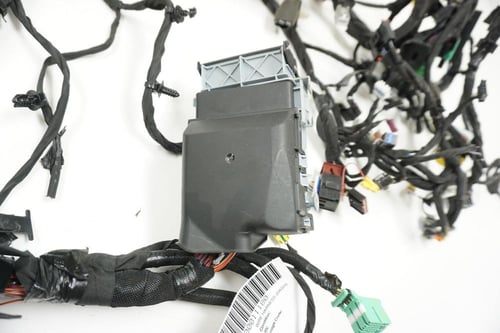 ظفيرة كهرب طبلون امامي مع علبة فيوزات شيفروليه امب...