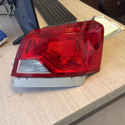 اسطب ركن وكالة جهة اليمين شيفروليه امبالا 2014 201...