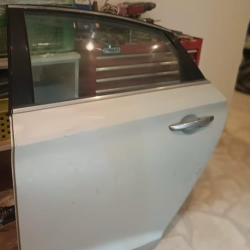 باب راكب خلفي يسار فاضي هيونداي سوناتا 2015 2017