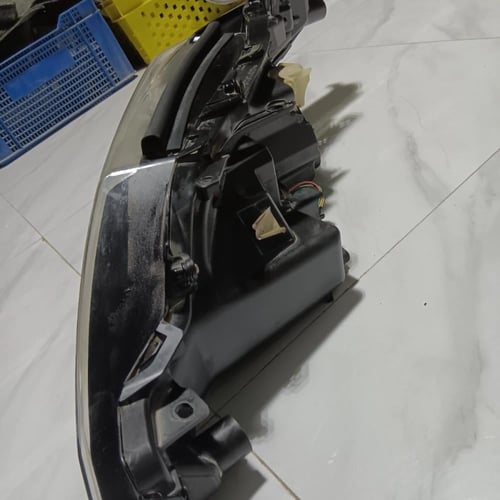 شمعة نور وكالة جهة الراكب تويوتا كامري 2021 2024