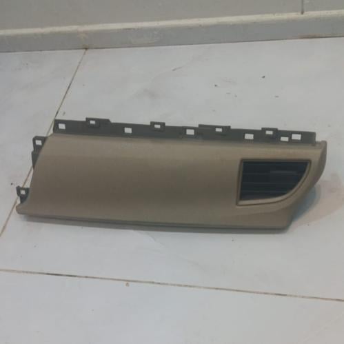 لوحة غطاء ديكور طبلون امامي تويوتا كورلا 2014 2018...