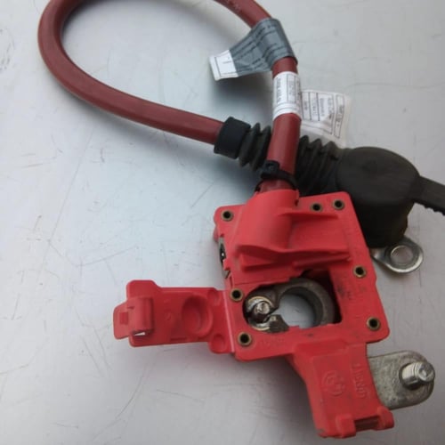 كيبل البطارية الموجب 61129217036 BMW 5 Series F01...