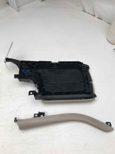 غطاء تكاية BMW