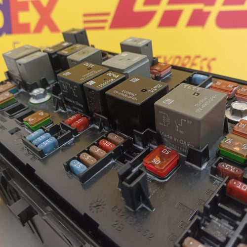 علبة فيوزات شيفروليه امبالا 2014 2018