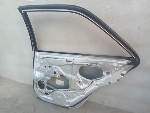 باب راكب خلفي يمين تويوتا كامري 2012 2015