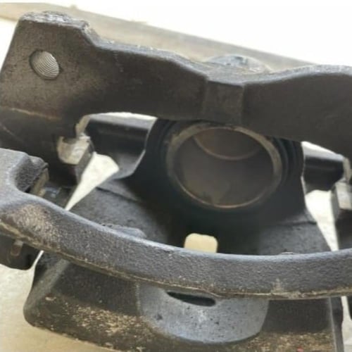 كليبر فرامل امامي يمين تويوتا كامري 2012 2017