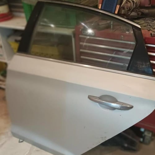 باب راكب خلفي يسار هيونداي سوناتا 2015 2017